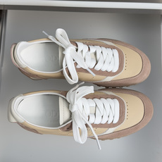 TOD'S托德斯 最新款 情侣款 厚底 德训鞋 拼接 休闲 运动鞋 本款运动休闲鞋采用纳帕皮革和绒面皮革制成,鞋面线条柔 TOD'S托德斯 最新款 情侣款 厚底 德训鞋 拼接 休闲 运动鞋 本款运动休闲鞋采用纳帕皮革和绒面皮革制成,鞋面线条柔