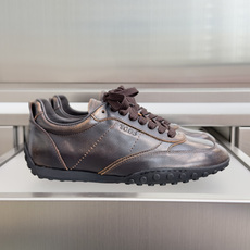 TOD'S托德斯 最新款 情侣款 厚底 德训鞋 拼接 休闲 运动鞋 本款运动休闲鞋采用纳帕皮革和绒面皮革制成,鞋面线条柔 TOD'S托德斯 最新款 情侣款 厚底 德训鞋 拼接 休闲 运动鞋 本款运动休闲鞋采用纳帕皮革和绒面皮革制成,鞋面线条柔