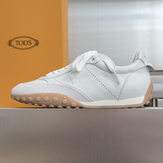 TOD'S托德斯 最新款 情侣款 厚底 德训鞋 拼接 休闲 运动鞋 本款运动休闲鞋采用纳帕皮革和绒面皮革制成,鞋面线条柔 TOD'S托德斯 最新款 情侣款 厚底 德训鞋 拼接 休闲 运动鞋 本款运动休闲鞋采用纳帕皮革和绒面皮革制成,鞋面线条柔