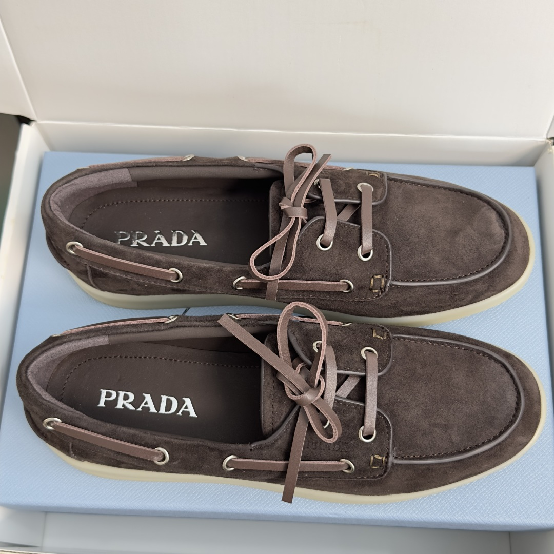 顶级版本:女款 Prada普拉达 最新 一脚蹬 乐福鞋 休闲 运动鞋 原版购入开发 做货 这款柔软皮革乐福鞋配以皮革衬里 顶级版本:女款 Prada普拉达 最新 一脚蹬 乐福鞋 休闲 运动鞋 原版购入开发 做货 这款柔软皮革乐福鞋配以皮革衬里