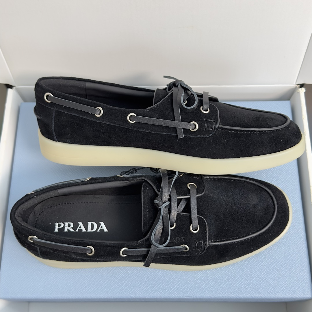 顶级版本:女款 Prada普拉达 最新 一脚蹬 乐福鞋 休闲 运动鞋 原版购入开发 做货 这款柔软皮革乐福鞋配以皮革衬里 顶级版本:女款 Prada普拉达 最新 一脚蹬 乐福鞋 休闲 运动鞋 原版购入开发 做货 这款柔软皮革乐福鞋配以皮革衬里