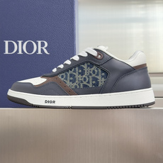 顶级版本:低帮 Dior迪奥B27系列 情侣款 老花 打印 休闲 运动鞋 板鞋 这款 B27 Uptown 低帮运动鞋是 顶级版本:低帮 Dior迪奥B27系列 情侣款 老花 打印 休闲 运动鞋 板鞋 这款 B27 Uptown 低帮运动鞋是