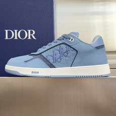 顶级版本:低帮 Dior迪奥B27系列 情侣款 老花 打印 休闲 运动鞋 板鞋 这款 B27 Uptown 低帮运动鞋是 顶级版本:低帮 Dior迪奥B27系列 情侣款 老花 打印 休闲 运动鞋 板鞋 这款 B27 Uptown 低帮运动鞋是