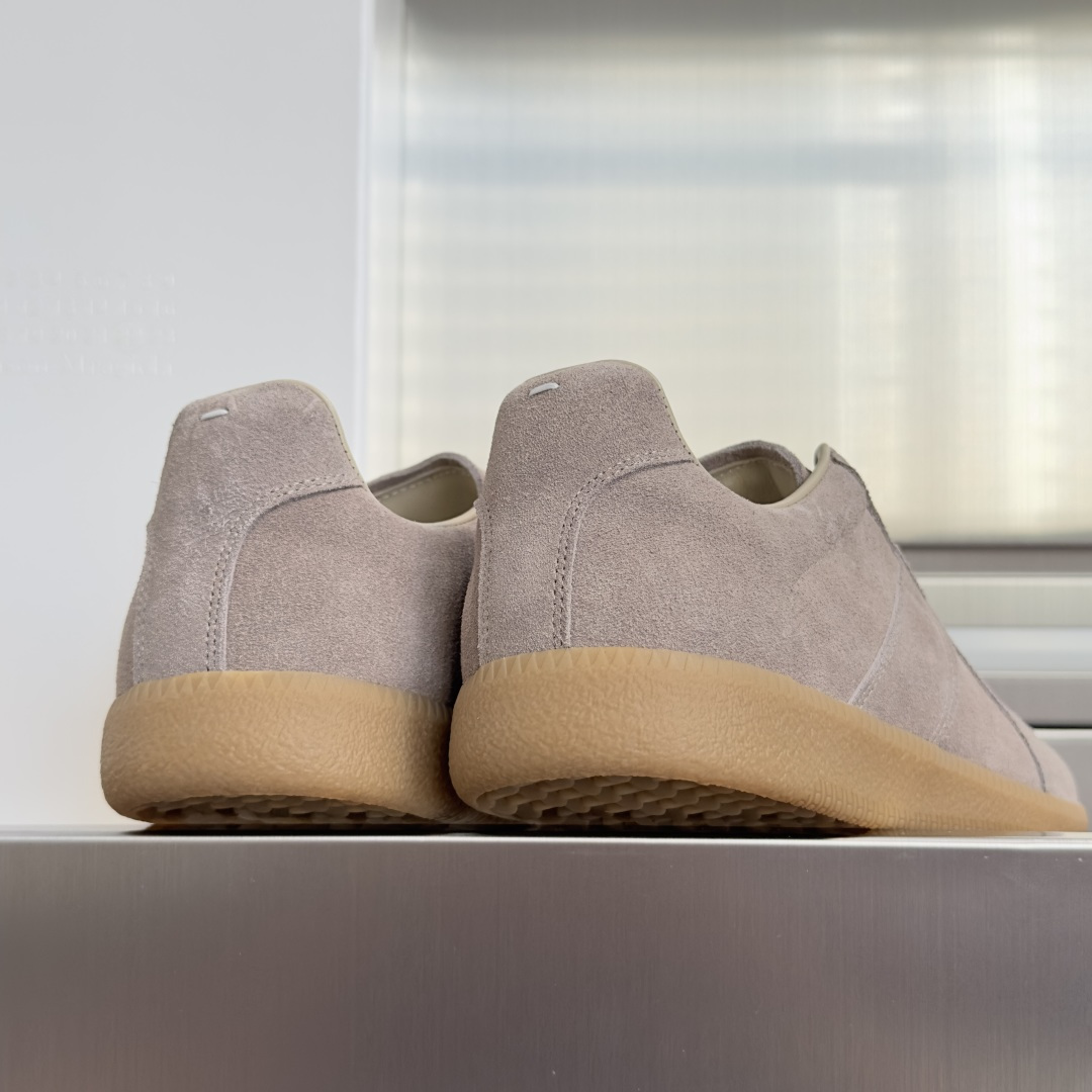 顶级版本:情侣款 MaisonMargiela MM6 马吉拉 情侣款 德训鞋 休闲 运动鞋 原版购入开发 做货 鬼才设 顶级版本:情侣款 MaisonMargiela MM6 马吉拉 情侣款 德训鞋 休闲 运动鞋 原版购入开发 做货 鬼才设