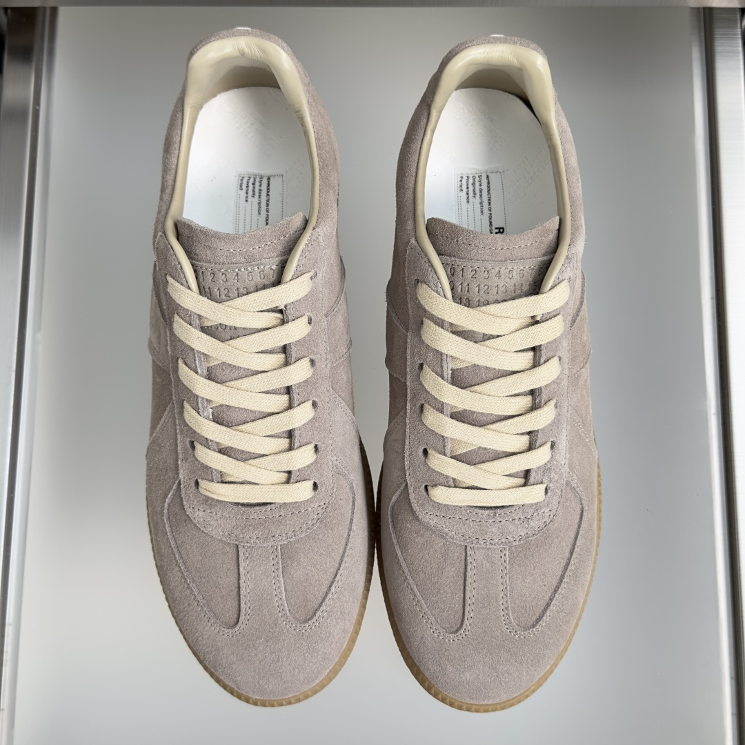 顶级版本:情侣款 MaisonMargiela MM6 马吉拉 情侣款 德训鞋 休闲 运动鞋 原版购入开发 做货 鬼才设 顶级版本:情侣款 MaisonMargiela MM6 马吉拉 情侣款 德训鞋 休闲 运动鞋 原版购入开发 做货 鬼才设