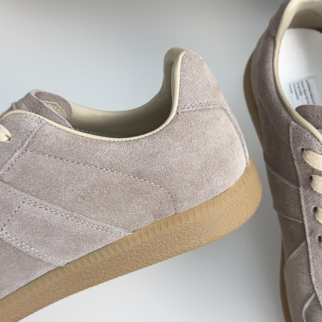 顶级版本:情侣款 MaisonMargiela MM6 马吉拉 情侣款 德训鞋 休闲 运动鞋 原版购入开发 做货 鬼才设 顶级版本:情侣款 MaisonMargiela MM6 马吉拉 情侣款 德训鞋 休闲 运动鞋 原版购入开发 做货 鬼才设