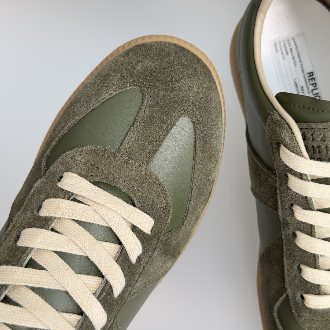 顶级版本:情侣款 MaisonMargiela MM6 马吉拉 情侣款 德训鞋 休闲 运动鞋 原版购入开发 做货 鬼才设 顶级版本:情侣款 MaisonMargiela MM6 马吉拉 情侣款 德训鞋 休闲 运动鞋 原版购入开发 做货 鬼才设