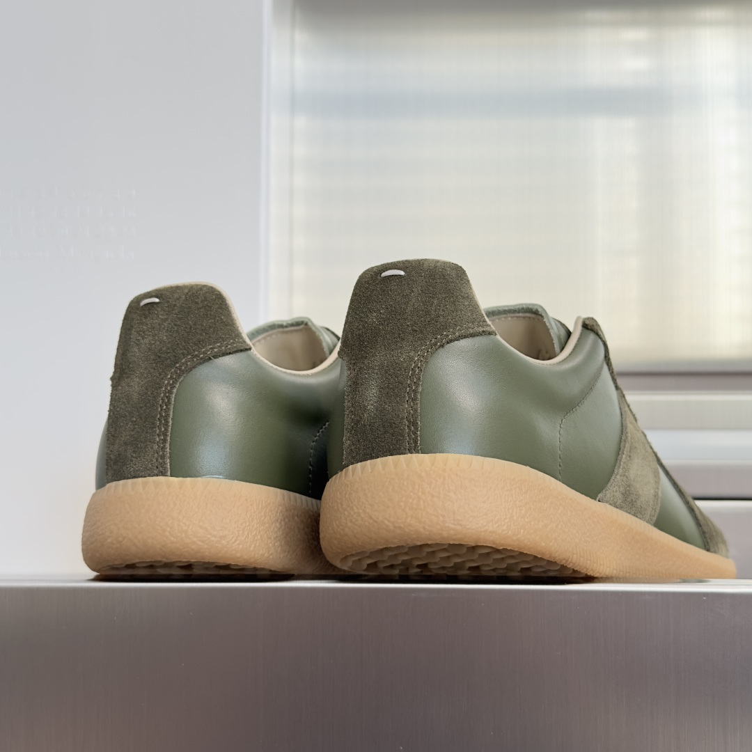顶级版本:情侣款 MaisonMargiela MM6 马吉拉 情侣款 德训鞋 休闲 运动鞋 原版购入开发 做货 鬼才设 顶级版本:情侣款 MaisonMargiela MM6 马吉拉 情侣款 德训鞋 休闲 运动鞋 原版购入开发 做货 鬼才设