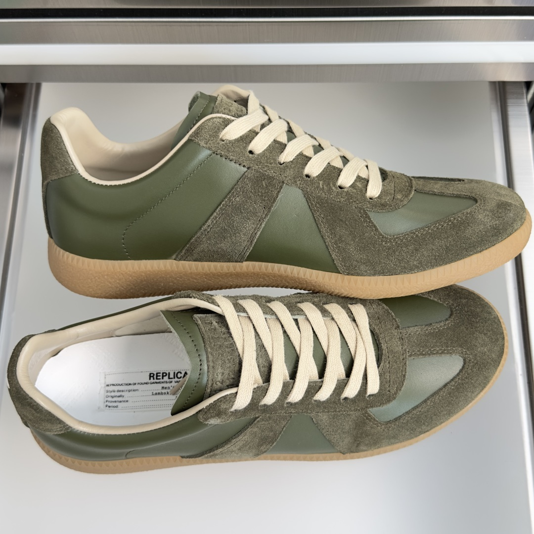 顶级版本:情侣款 MaisonMargiela MM6 马吉拉 情侣款 德训鞋 休闲 运动鞋 原版购入开发 做货 鬼才设 顶级版本:情侣款 MaisonMargiela MM6 马吉拉 情侣款 德训鞋 休闲 运动鞋 原版购入开发 做货 鬼才设