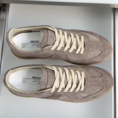 顶级版本:情侣款 MaisonMargiela MM6 马吉拉 情侣款 德训鞋 休闲 运动鞋 原版购入开发 做货 鬼才设 顶级版本:情侣款 MaisonMargiela MM6 马吉拉 情侣款 德训鞋 休闲 运动鞋 原版购入开发 做货 鬼才设