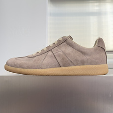 顶级版本:情侣款 MaisonMargiela MM6 马吉拉 情侣款 德训鞋 休闲 运动鞋 原版购入开发 做货 鬼才设 顶级版本:情侣款 MaisonMargiela MM6 马吉拉 情侣款 德训鞋 休闲 运动鞋 原版购入开发 做货 鬼才设