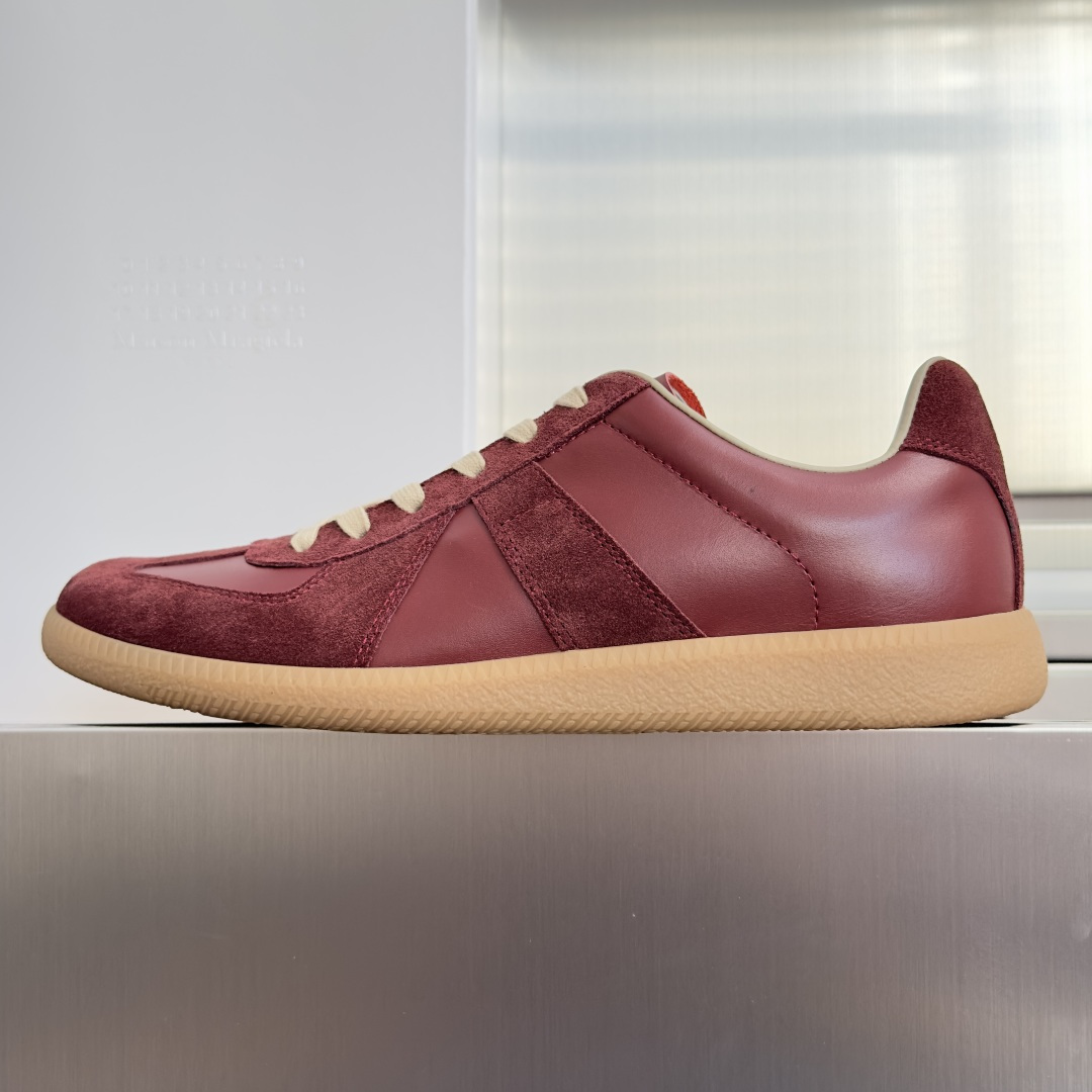 顶级版本:情侣款 MaisonMargiela MM6 马吉拉 情侣款 德训鞋 休闲 运动鞋 原版购入开发 做货 鬼才设 顶级版本:情侣款 MaisonMargiela MM6 马吉拉 情侣款 德训鞋 休闲 运动鞋 原版购入开发 做货 鬼才设