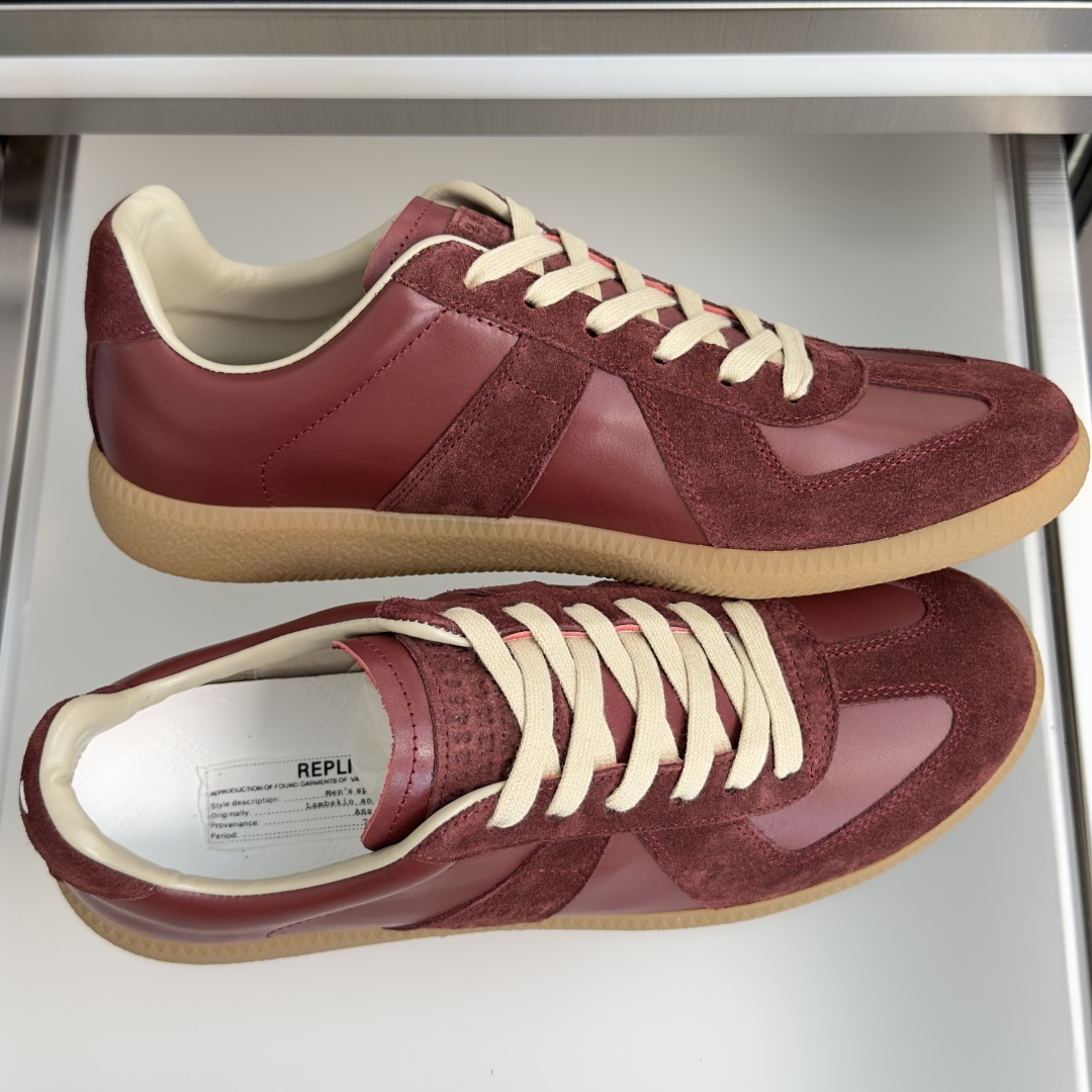 顶级版本:情侣款 MaisonMargiela MM6 马吉拉 情侣款 德训鞋 休闲 运动鞋 原版购入开发 做货 鬼才设 顶级版本:情侣款 MaisonMargiela MM6 马吉拉 情侣款 德训鞋 休闲 运动鞋 原版购入开发 做货 鬼才设