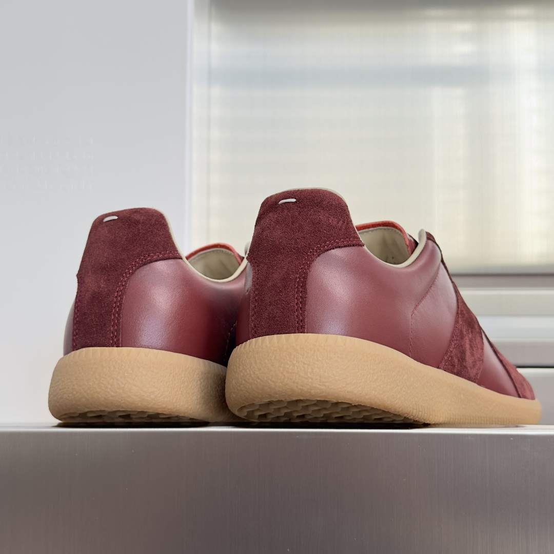 顶级版本:情侣款 MaisonMargiela MM6 马吉拉 情侣款 德训鞋 休闲 运动鞋 原版购入开发 做货 鬼才设 顶级版本:情侣款 MaisonMargiela MM6 马吉拉 情侣款 德训鞋 休闲 运动鞋 原版购入开发 做货 鬼才设