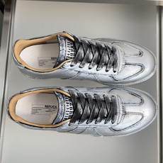 顶级版本:情侣款 MaisonMargiela MM6 马吉拉 情侣款 德训鞋 休闲 运动鞋 原版购入开发 做货 鬼才设 顶级版本:情侣款 MaisonMargiela MM6 马吉拉 情侣款 德训鞋 休闲 运动鞋 原版购入开发 做货 鬼才设