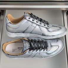 顶级版本:情侣款 MaisonMargiela MM6 马吉拉 情侣款 德训鞋 休闲 运动鞋 原版购入开发 做货 鬼才设 顶级版本:情侣款 MaisonMargiela MM6 马吉拉 情侣款 德训鞋 休闲 运动鞋 原版购入开发 做货 鬼才设