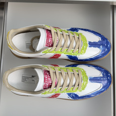 顶级版本:情侣款 MaisonMargiela MM6 马吉拉 情侣款 德训鞋 休闲 运动鞋 原版购入开发 做货 鬼才设 顶级版本:情侣款 MaisonMargiela MM6 马吉拉 情侣款 德训鞋 休闲 运动鞋 原版购入开发 做货 鬼才设