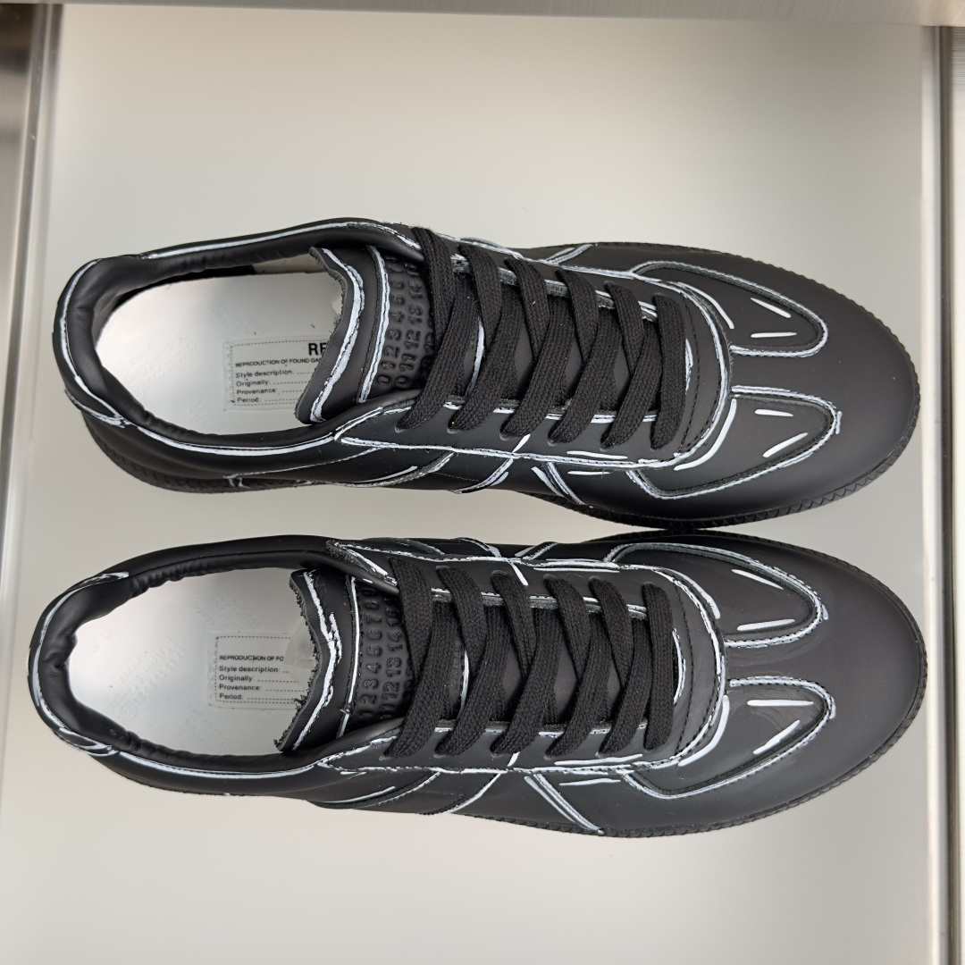 顶级版本:情侣款 MaisonMargiela MM6 马吉拉 情侣款 德训鞋 休闲 运动鞋 原版购入开发 做货 鬼才设 顶级版本:情侣款 MaisonMargiela MM6 马吉拉 情侣款 德训鞋 休闲 运动鞋 原版购入开发 做货 鬼才设