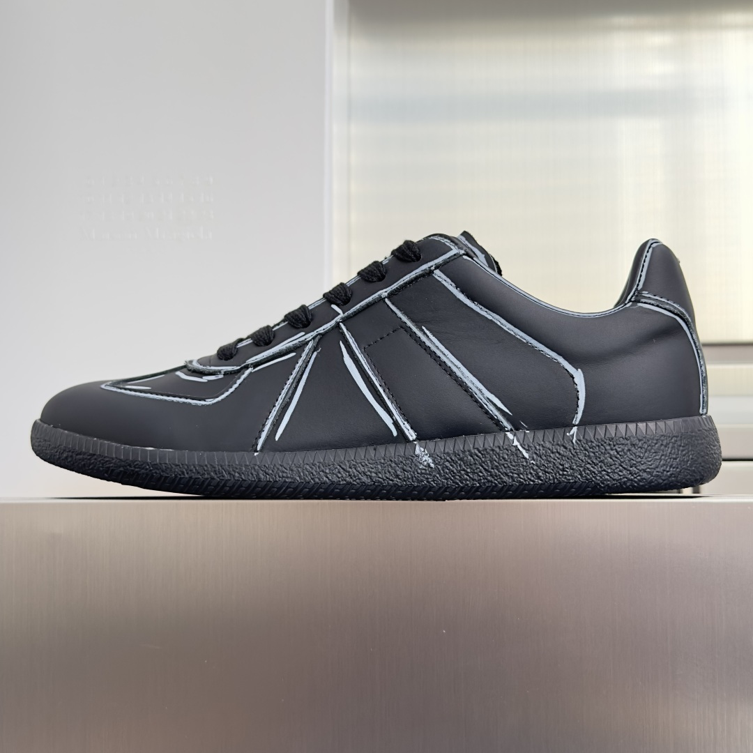 顶级版本:情侣款 MaisonMargiela MM6 马吉拉 情侣款 德训鞋 休闲 运动鞋 原版购入开发 做货 鬼才设 顶级版本:情侣款 MaisonMargiela MM6 马吉拉 情侣款 德训鞋 休闲 运动鞋 原版购入开发 做货 鬼才设