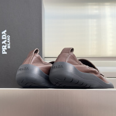 顶级版本:情侣款 Prada普拉达 Speedrock系列 情侣款 休闲 乐福鞋 Speedrock乐福鞋汲取运动鞋的 顶级版本:情侣款 Prada普拉达 Speedrock系列 情侣款 休闲 乐福鞋 Speedrock乐福鞋汲取运动鞋的