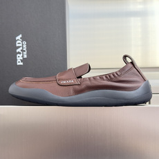 顶级版本:情侣款 Prada普拉达 Speedrock系列 情侣款 休闲 乐福鞋 Speedrock乐福鞋汲取运动鞋的 顶级版本:情侣款 Prada普拉达 Speedrock系列 情侣款 休闲 乐福鞋 Speedrock乐福鞋汲取运动鞋的