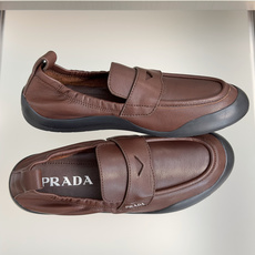 顶级版本:情侣款 Prada普拉达 Speedrock系列 情侣款 休闲 乐福鞋 Speedrock乐福鞋汲取运动鞋的 顶级版本:情侣款 Prada普拉达 Speedrock系列 情侣款 休闲 乐福鞋 Speedrock乐福鞋汲取运动鞋的