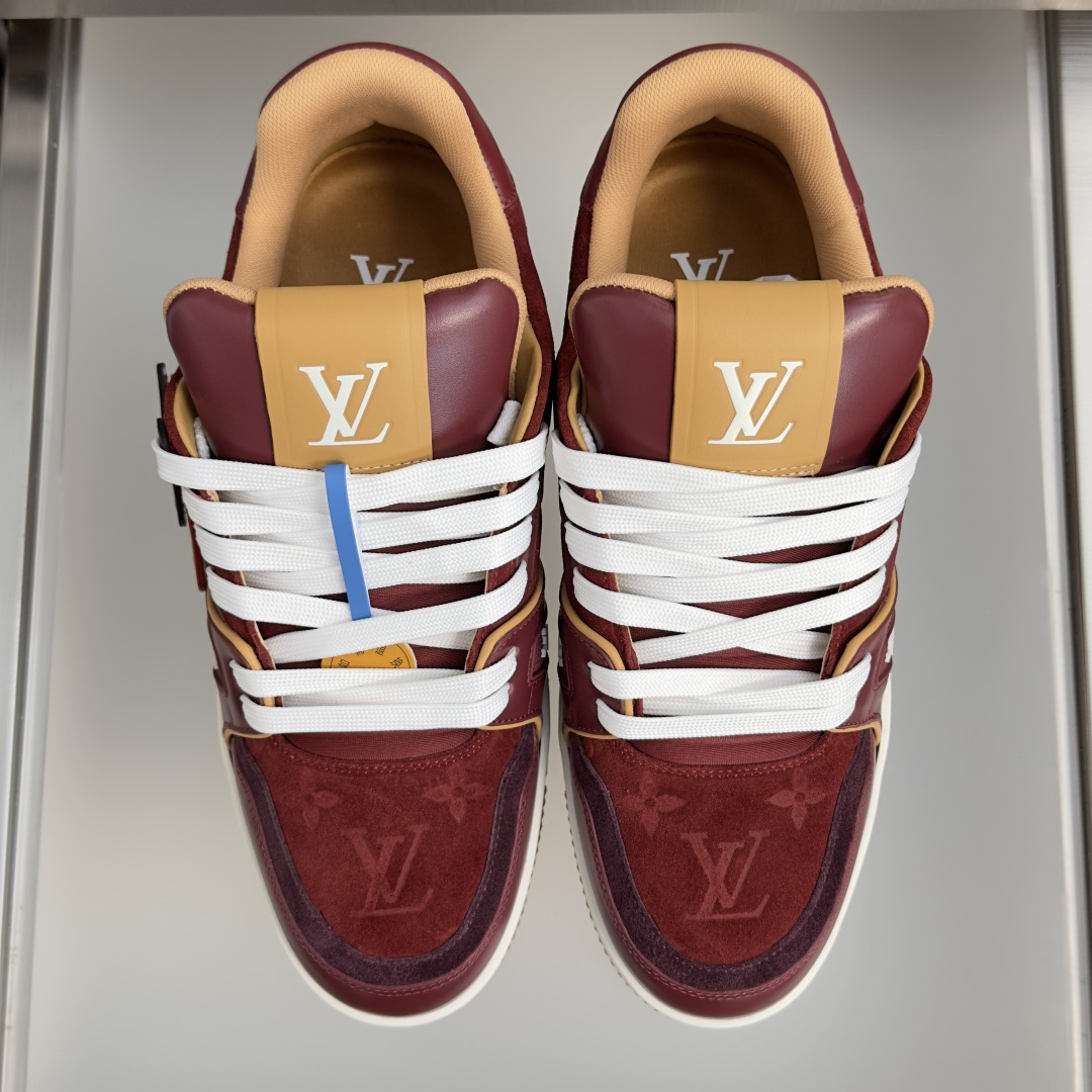 顶级版本:情侣款 LV Trainer路易威登 驴牌 L家 情侣款 休闲 运动鞋 滑板鞋 本款 LV Trainer 运 顶级版本:情侣款 LV Trainer路易威登 驴牌 L家 情侣款 休闲 运动鞋 滑板鞋 本款 LV Trainer 运
