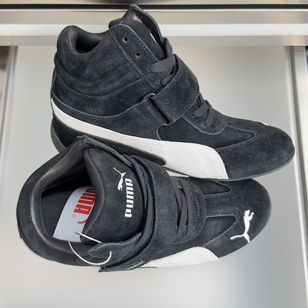 顶级版本:女款 Puma 彪马 Speedcatwedge复古 坡跟 休闲 运动鞋 内增高 魔术贴 高帮 赛车鞋 复古坡 顶级版本:女款 Puma 彪马 Speedcatwedge复古 坡跟 休闲 运动鞋 内增高 魔术贴 高帮 赛车鞋 复古坡