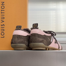 顶级版本:女款 LV路易威登 L家 驴牌 最新Sneakerina系列 玛丽珍 芭蕾运动鞋 德训鞋 休闲 平底鞋 本款 顶级版本:女款 LV路易威登 L家 驴牌 最新Sneakerina系列 玛丽珍 芭蕾运动鞋 德训鞋 休闲 平底鞋 本款