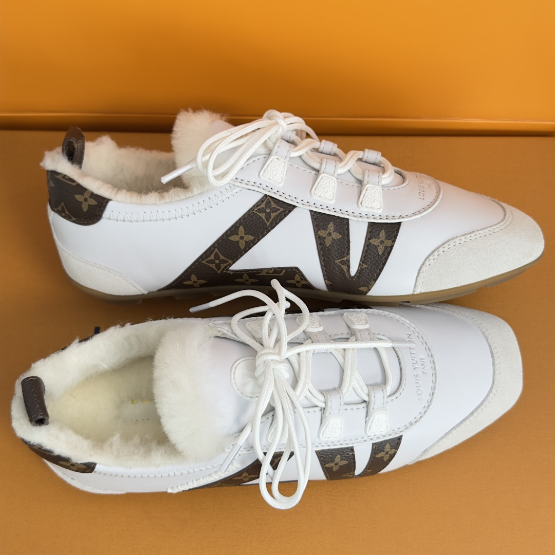 顶级版本：女款 LV路易威登 L家 驴牌 最新Sneakerina系列 玛丽珍 芭蕾运动鞋 德训鞋 休闲 平底鞋 本款 