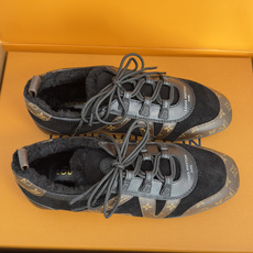 顶级版本:女款 LV路易威登 L家 驴牌 最新Sneakerina系列 玛丽珍 芭蕾运动鞋 德训鞋 休闲 平底鞋 本款 顶级版本:女款 LV路易威登 L家 驴牌 最新Sneakerina系列 玛丽珍 芭蕾运动鞋 德训鞋 休闲 平底鞋 本款