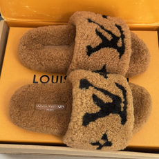 顶级版本:情侣款 Louis Vuitton路易威登 LV驴牌 泰迪 羊羔毛拖鞋 本款 Paseo Comfort 平底 顶级版本:情侣款 Louis Vuitton路易威登 LV驴牌 泰迪 羊羔毛拖鞋 本款 Paseo Comfort 平底