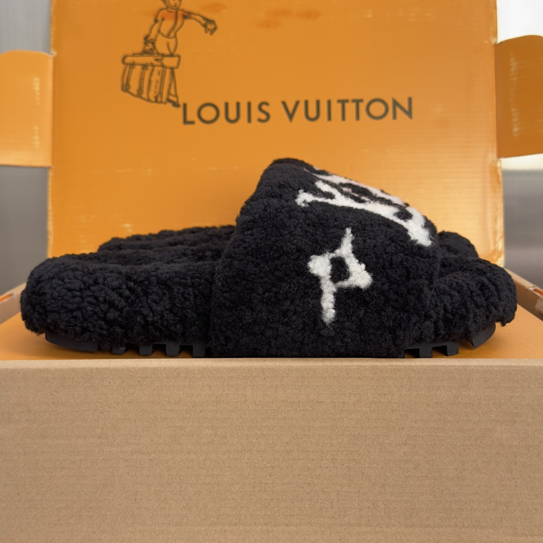 顶级版本：情侣款 Louis Vuitton路易威登 LV驴牌 泰迪 羊羔毛拖鞋 本款 Paseo Comfort 平底