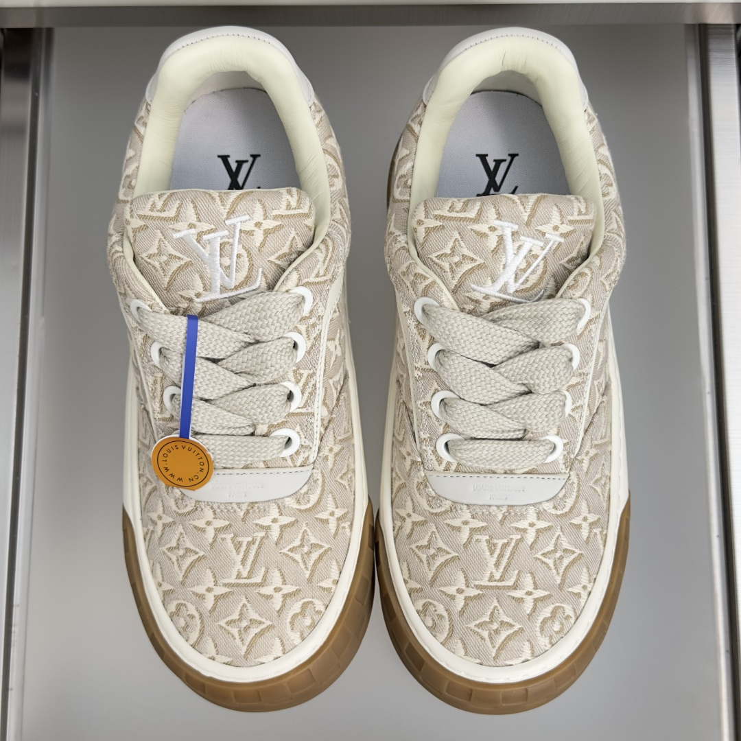 顶级版本:男款 LV 路易威登 L家 驴牌Tilted系列 走秀款 厚底 休闲 情侣款 运动鞋 滑板鞋 灵感源自 200 顶级版本:男款 LV 路易威登 L家 驴牌Tilted系列 走秀款 厚底 休闲 情侣款 运动鞋 滑板鞋 灵感源自 200