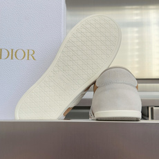 顶级版本:女款 Dior迪奥 最新Ribbon系列 休闲 运动鞋 德训鞋 阿甘鞋 这款 Dior Ribbon 运动鞋由 顶级版本:女款 Dior迪奥 最新Ribbon系列 休闲 运动鞋 德训鞋 阿甘鞋 这款 Dior Ribbon 运动鞋由