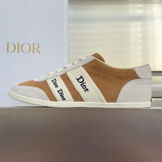 顶级版本:女款 Dior迪奥 最新Ribbon系列 休闲 运动鞋 德训鞋 阿甘鞋 这款 Dior Ribbon 运动鞋由 顶级版本:女款 Dior迪奥 最新Ribbon系列 休闲 运动鞋 德训鞋 阿甘鞋 这款 Dior Ribbon 运动鞋由