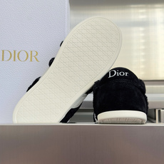 顶级版本:女款 Dior迪奥 最新Ribbon系列 休闲 运动鞋 德训鞋 阿甘鞋 这款 Dior Ribbon 运动鞋由 顶级版本:女款 Dior迪奥 最新Ribbon系列 休闲 运动鞋 德训鞋 阿甘鞋 这款 Dior Ribbon 运动鞋由