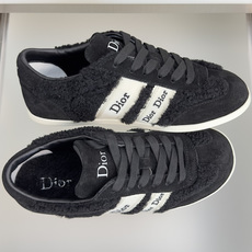 顶级版本:女款 Dior迪奥 最新Ribbon系列 休闲 运动鞋 德训鞋 阿甘鞋 这款 Dior Ribbon 运动鞋由 顶级版本:女款 Dior迪奥 最新Ribbon系列 休闲 运动鞋 德训鞋 阿甘鞋 这款 Dior Ribbon 运动鞋由