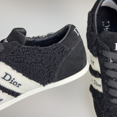 顶级版本:女款 Dior迪奥 最新Ribbon系列 休闲 运动鞋 德训鞋 阿甘鞋 这款 Dior Ribbon 运动鞋由 顶级版本:女款 Dior迪奥 最新Ribbon系列 休闲 运动鞋 德训鞋 阿甘鞋 这款 Dior Ribbon 运动鞋由