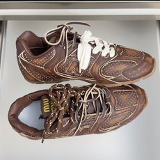顶级版本:情侣款 缪缪MiuMiu x New Balance NB530 情侣款 休闲 运动鞋 阿甘鞋 德训鞋 原版购 顶级版本:情侣款 缪缪MiuMiu x New Balance NB530 情侣款 休闲 运动鞋 阿甘鞋 德训鞋 原版购