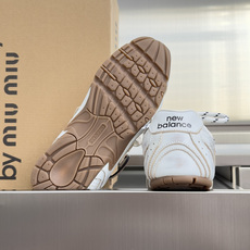 顶级版本:情侣款 缪缪MiuMiu x New Balance NB530 情侣款 休闲 运动鞋 阿甘鞋 德训鞋 原版购 顶级版本:情侣款 缪缪MiuMiu x New Balance NB530 情侣款 休闲 运动鞋 阿甘鞋 德训鞋 原版购