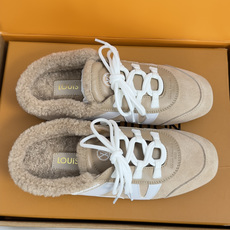 顶级版本:女款 LV路易威登 L家 驴牌 最新Sneakerina系列 玛丽珍 芭蕾运动鞋 德训鞋 休闲 平底鞋 本款 顶级版本:女款 LV路易威登 L家 驴牌 最新Sneakerina系列 玛丽珍 芭蕾运动鞋 德训鞋 休闲 平底鞋 本款