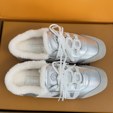 顶级版本:女款 LV路易威登 L家 驴牌 最新Sneakerina系列 玛丽珍 芭蕾运动鞋 德训鞋 休闲 平底鞋 本款 顶级版本:女款 LV路易威登 L家 驴牌 最新Sneakerina系列 玛丽珍 芭蕾运动鞋 德训鞋 休闲 平底鞋 本款