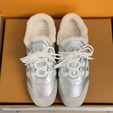 顶级版本:女款 LV路易威登 L家 驴牌 最新Sneakerina系列 玛丽珍 芭蕾运动鞋 德训鞋 休闲 平底鞋 本款 顶级版本:女款 LV路易威登 L家 驴牌 最新Sneakerina系列 玛丽珍 芭蕾运动鞋 德训鞋 休闲 平底鞋 本款