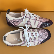 顶级版本:女款 LV路易威登 L家 驴牌 最新Sneakerina系列 玛丽珍 芭蕾运动鞋 德训鞋 休闲 平底鞋 本款 顶级版本:女款 LV路易威登 L家 驴牌 最新Sneakerina系列 玛丽珍 芭蕾运动鞋 德训鞋 休闲 平底鞋 本款