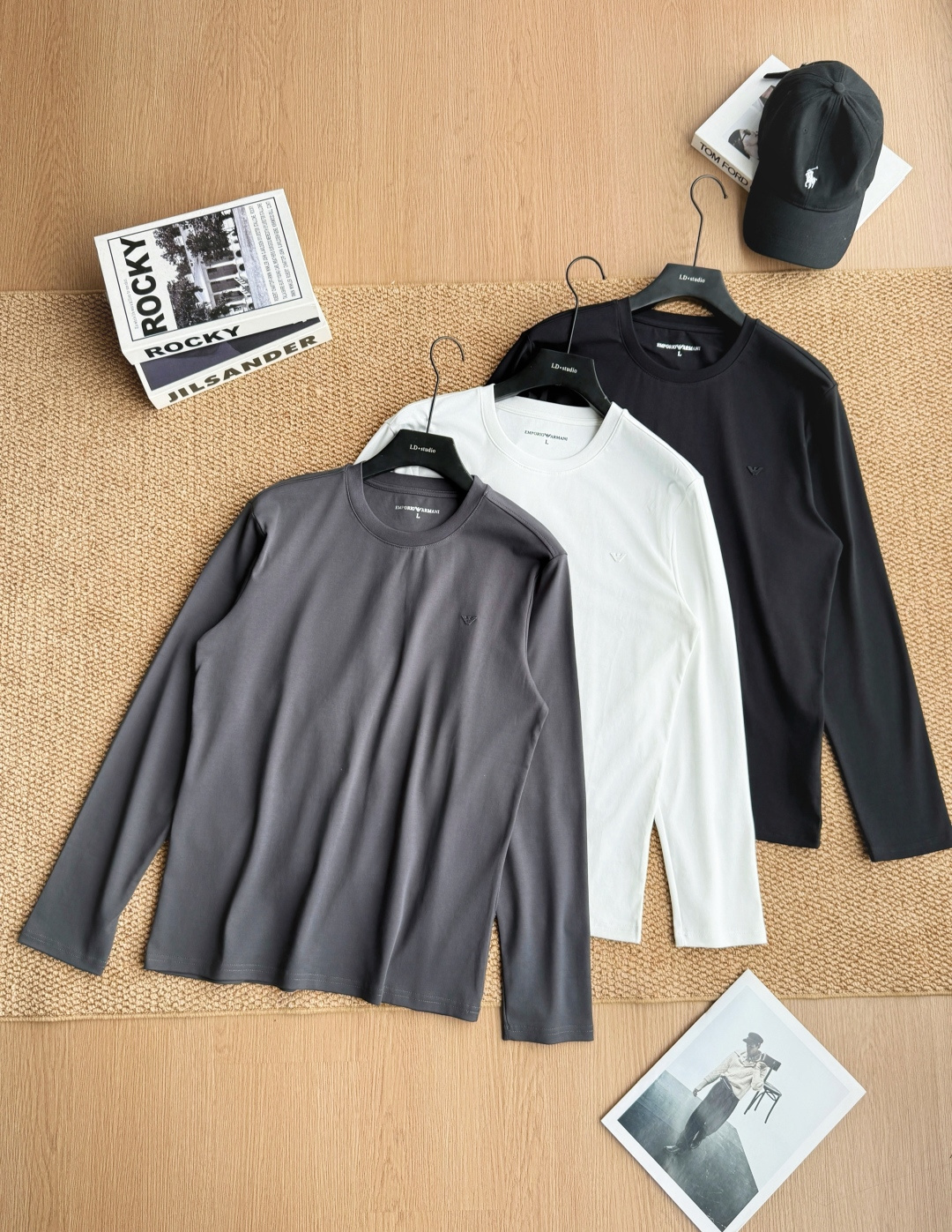 P90 2026 nueva colección Emporio Armsni ropa de hombre, camiseta clásica de manga larga lisa con etiqueta peq…
