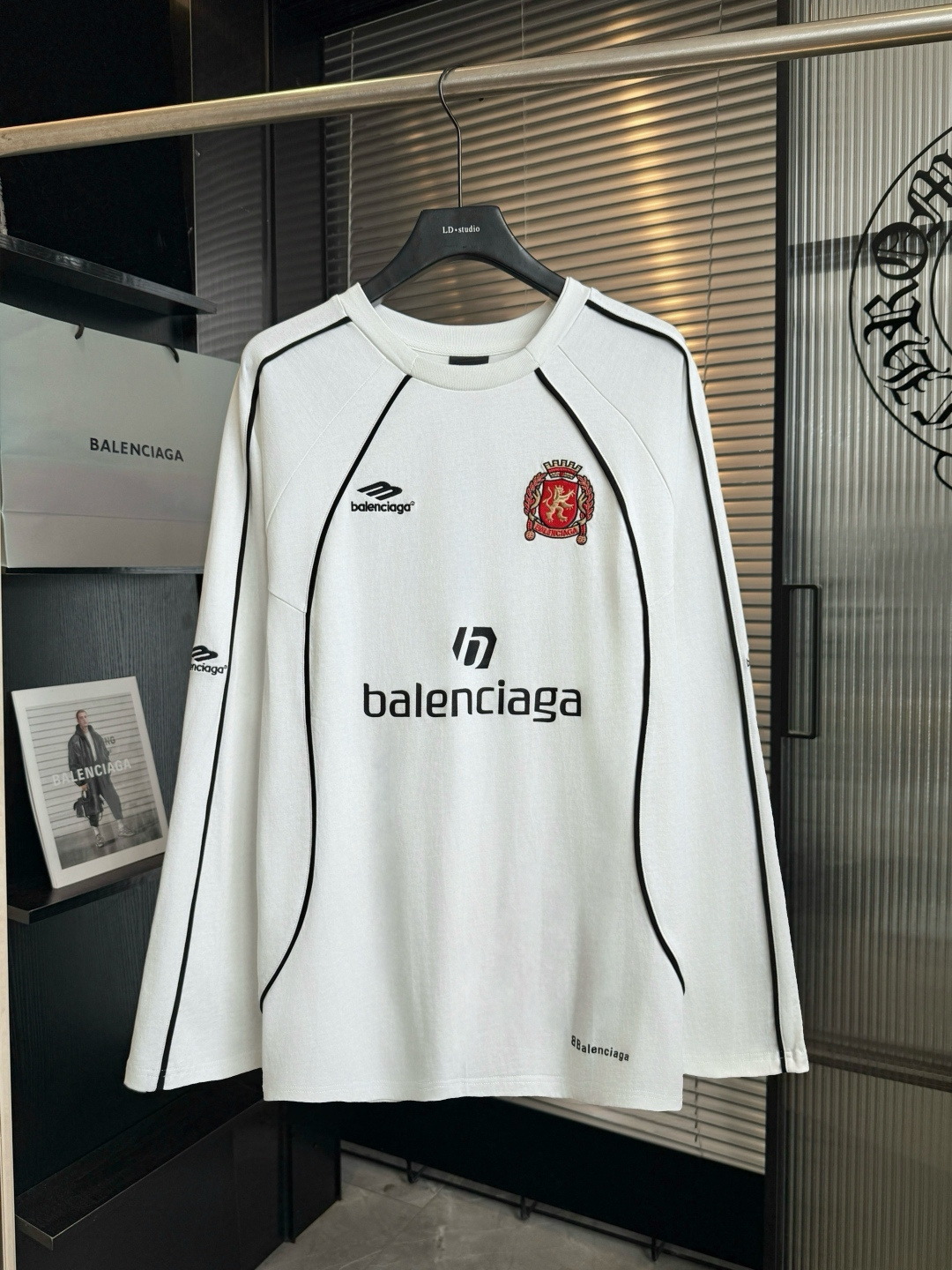 P140 Balenciag Balenciag de marca compartida Fútbol Manchester United No. 10 bordado impreso de marca compartida de man…