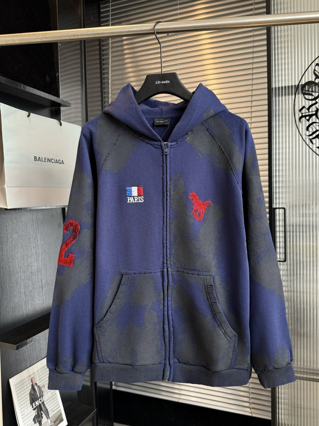 P190 [Nuevo] La versión superior de Balenciaga Paris de marca compartida con la bandera bordada del caballo salvaje de …