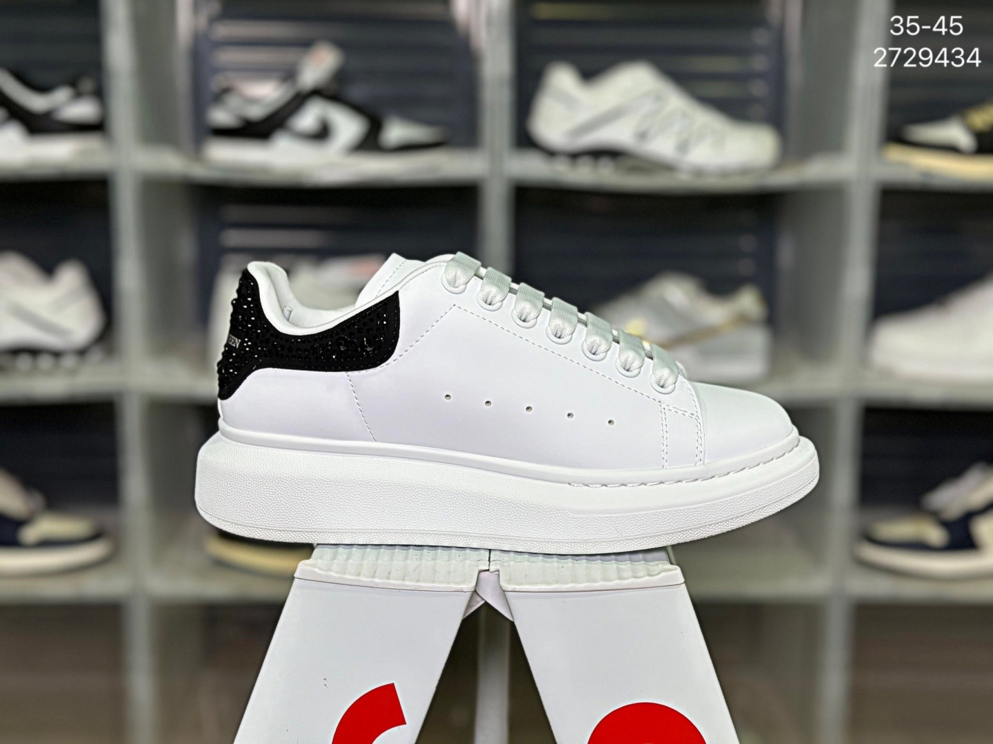 Alexander McQueen – 2729434, photo 2