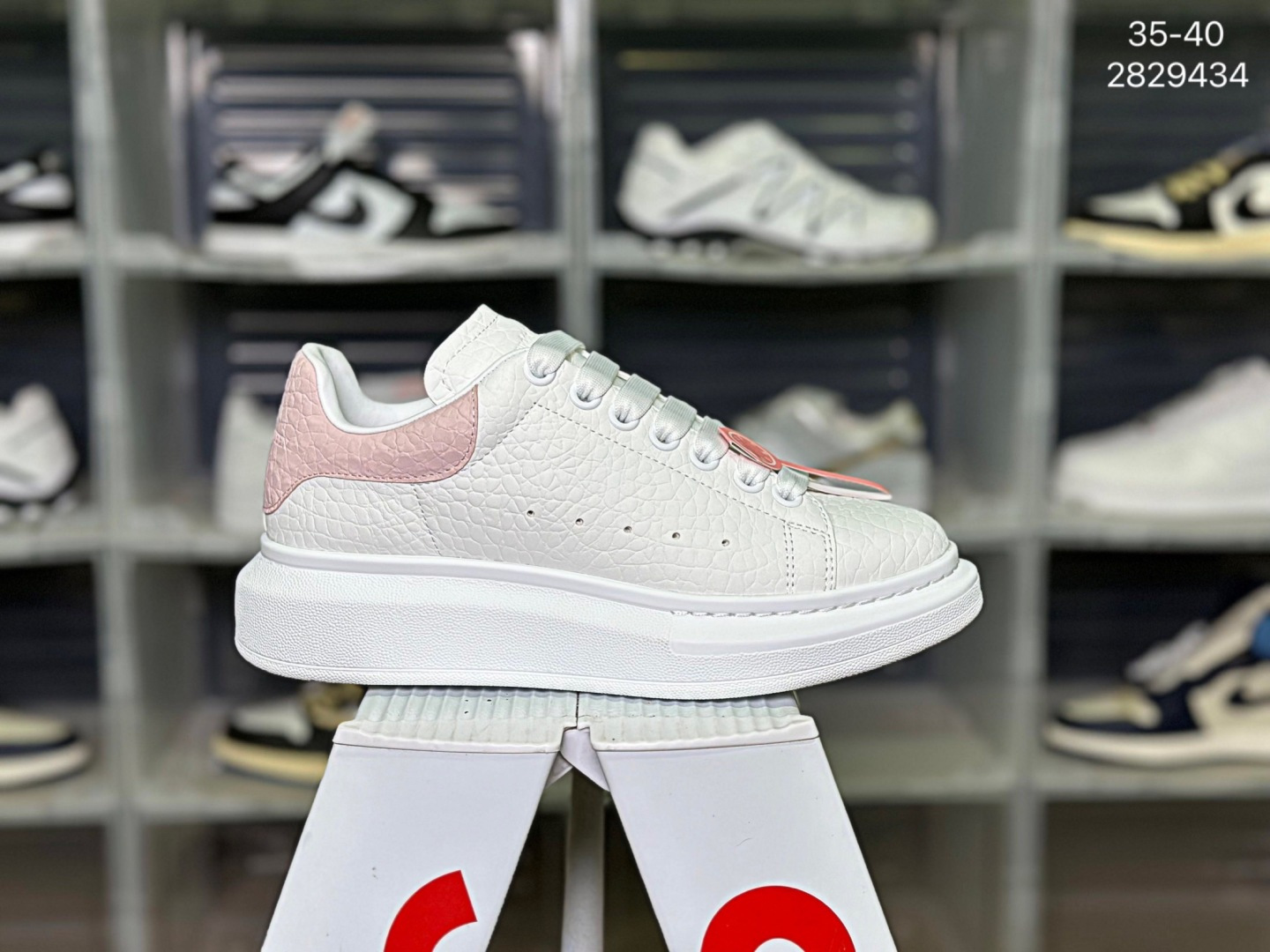 Alexander McQueen – 2829434